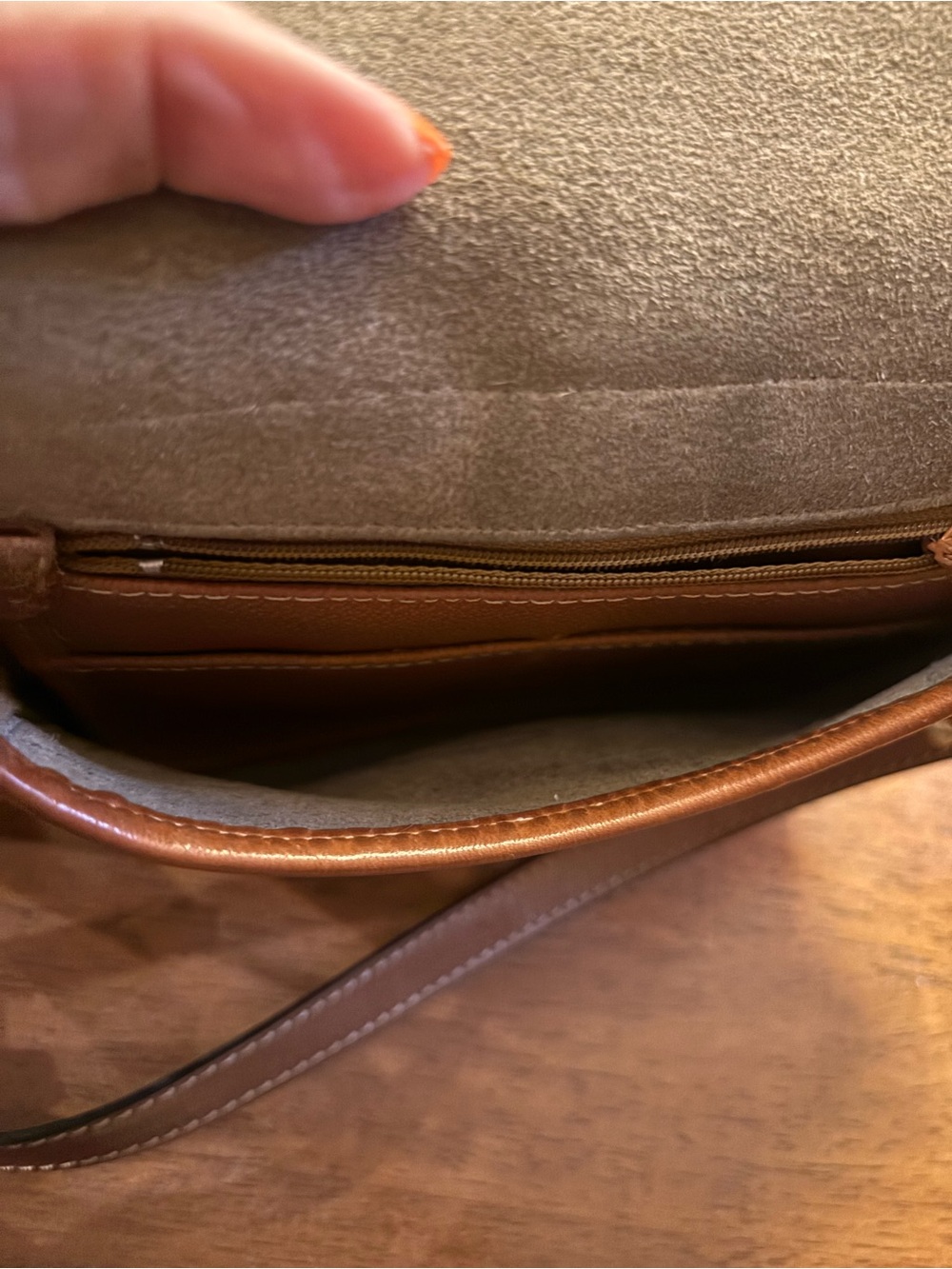 Vintage Dooney & Bourke Taupe Pebbled Leather Crossbody with Brown Trim Small - Picture 10 of 11